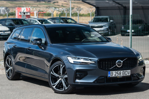 Volvo V60 Automatico B4 Plus Dark
